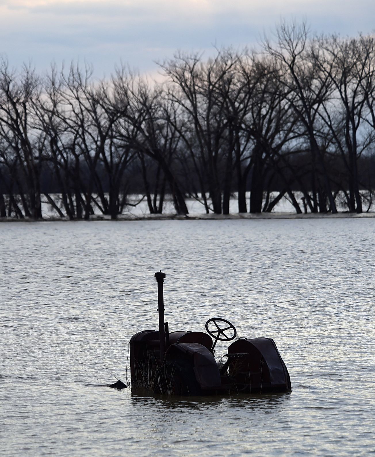 Flood tractor